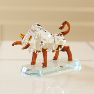Crystal Bull Showpiece-luxury Figurine For Wealth, Power & Office Décor